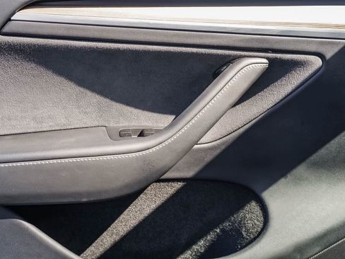 Used 2025 Tesla Model Y Performance AWD/4WD image 26