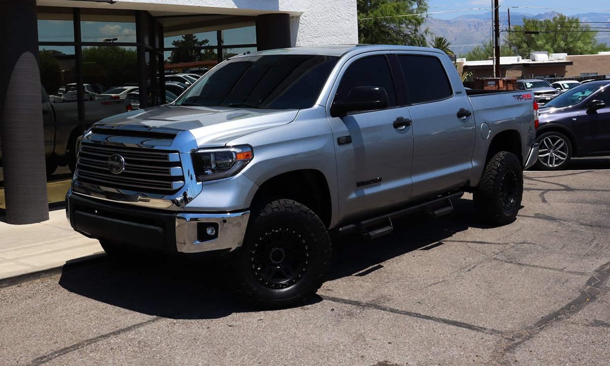 Used 2018 Toyota Tundra Limited w/ Limited Premium Package AWD/4WD image 2