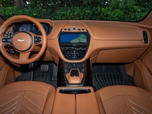 Used 2023 Aston Martin DBX 707 image 19