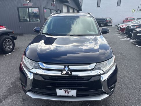 Used 2016 Mitsubishi Outlander SE image 9