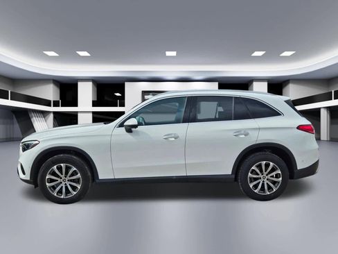 Used 2024 Mercedes-Benz GLC 300 4MATIC image 3