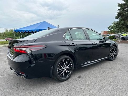 Used 2023 Toyota Camry SE FWD image 5