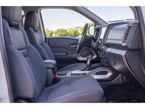 Used 2024 Nissan Frontier SV w/ SV Convenience Package AWD/4WD image 11