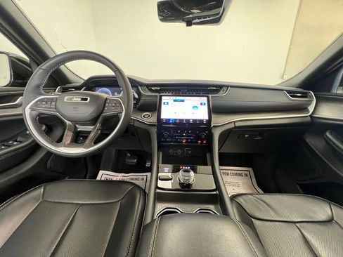 Used 2024 Jeep Grand Cherokee L Limited w/ Luxury Tech Group II image 12