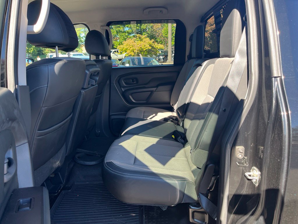 Used 2017 Nissan Titan S AWD/4WD image 18