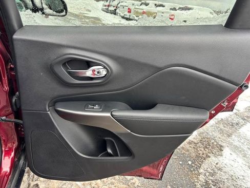 Used 2020 Jeep Cherokee Latitude Plus image 14