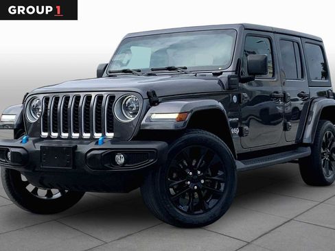 Used 2023 Jeep Wrangler Unlimited Sahara w/ Cold Weather Group AWD/4WD image 1