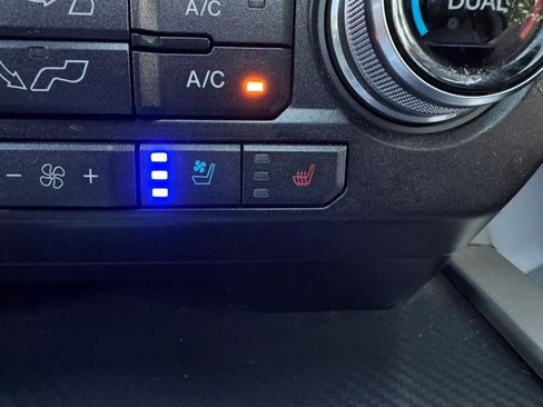 Used 2018 Ford F150 Lariat w/ Equipment Group 502A Luxury AWD/4WD image 24
