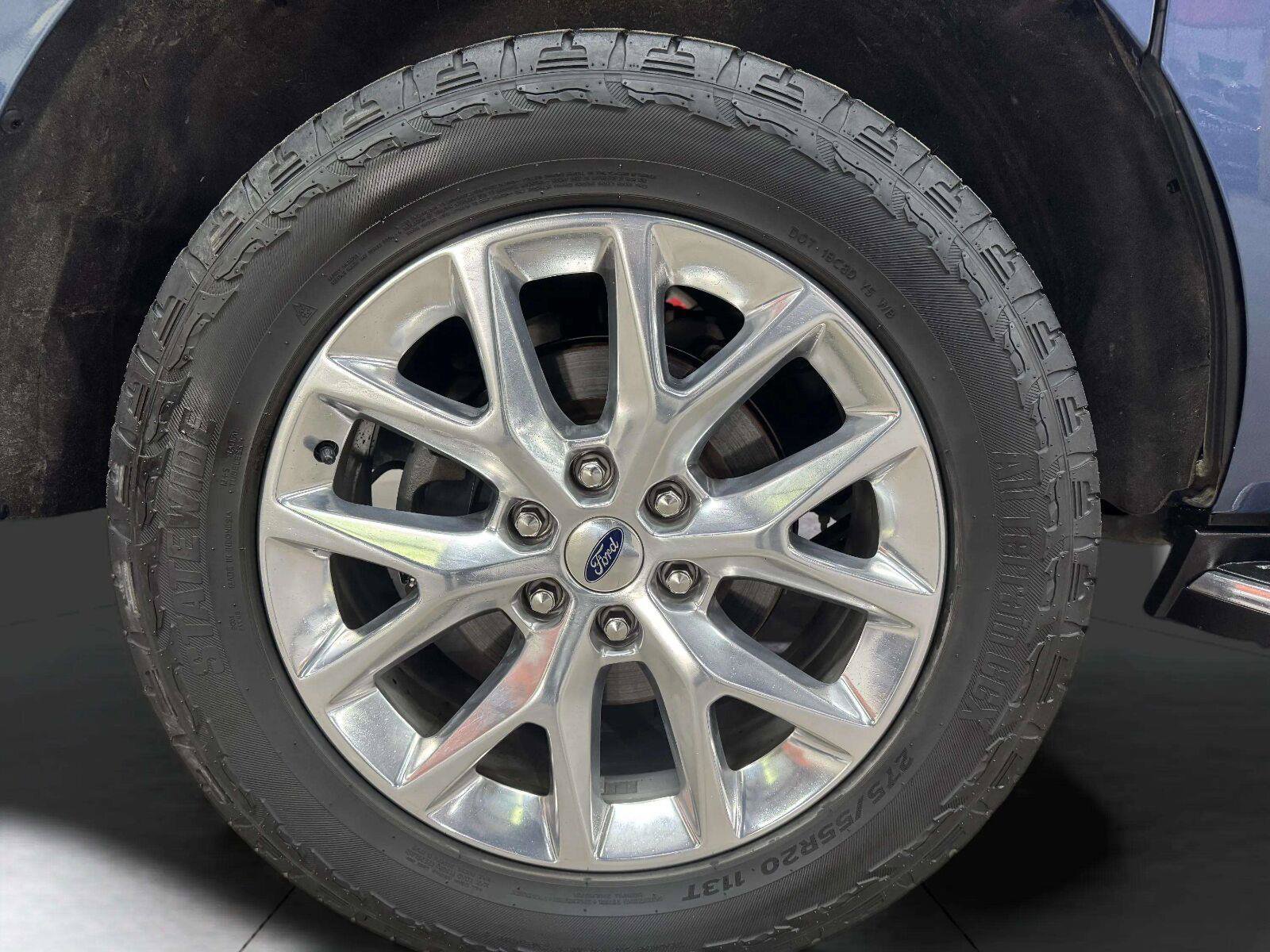 Used 2020 Ford Expedition Max XLT w/ Equipment Group 202A AWD/4WD image 33