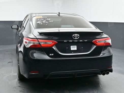 Used 2020 Toyota Camry SE image 6