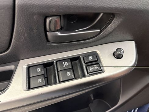 Used 2015 Subaru Crosstrek 2.0i AWD/4WD image 23