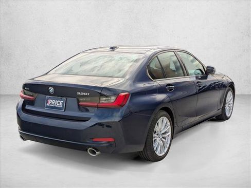 Used 2023 BMW 330i xDrive Sedan w/ Premium Package image 5