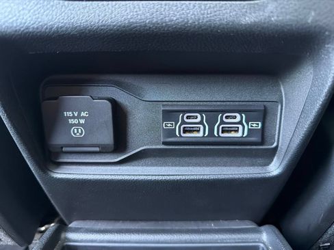 Used 2023 Jeep Grand Cherokee L Limited AWD/4WD image 18