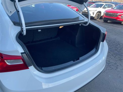 Certified 2018 Chevrolet Malibu LT image 25
