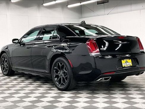 Used 2023 Chrysler 300 Touring L w/ Popular Equipment Group image 3