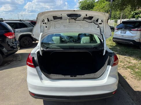 Used 2018 Ford Focus S FWD image 26