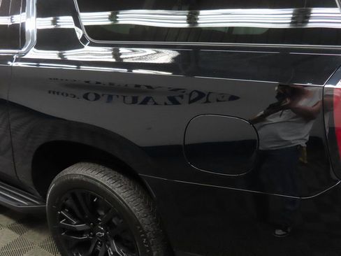 Used 2025 Chevrolet Suburban Premier image 47