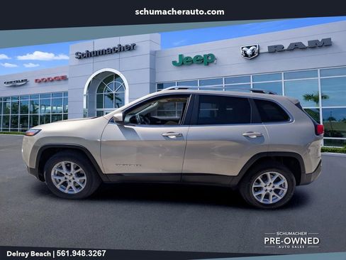 Used 2015 Jeep Cherokee Latitude AWD/4WD image 4