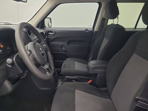 Used 2017 Jeep Patriot Sport FWD image 17