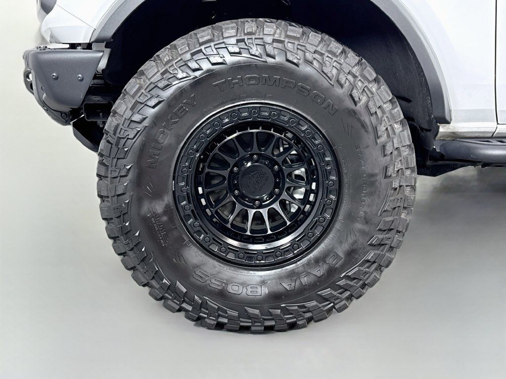 Used 2025 Ford Bronco Badlands AWD/4WD image 11