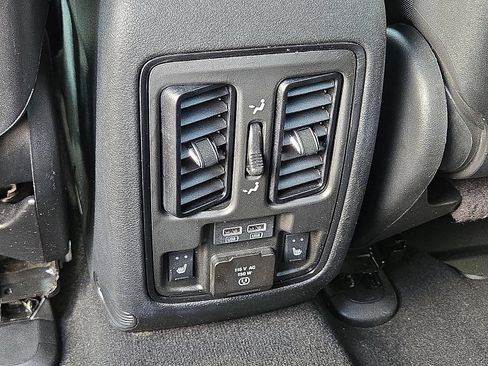Used 2025 Dodge Durango GT AWD/4WD image 17