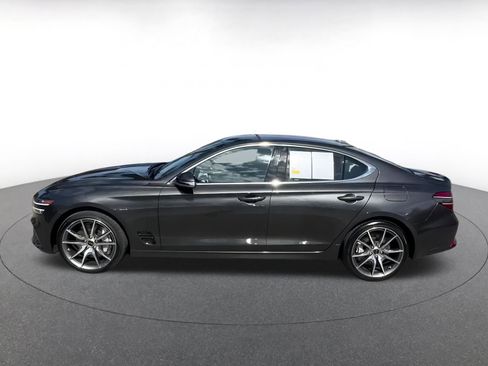 Used 2025 Genesis G70 2.5T image 9