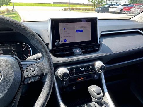Used 2025 Toyota RAV4 XLE FWD image 8