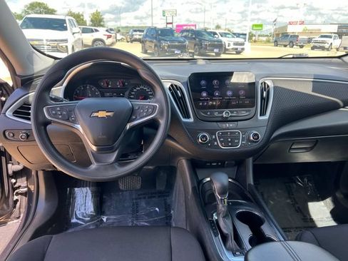 Used 2023 Chevrolet Malibu LT FWD image 17