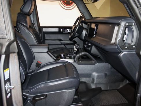 Used 2025 Ford Bronco Badlands AWD/4WD image 56