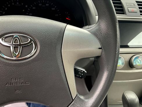 Used 2009 Toyota Camry LE FWD image 12