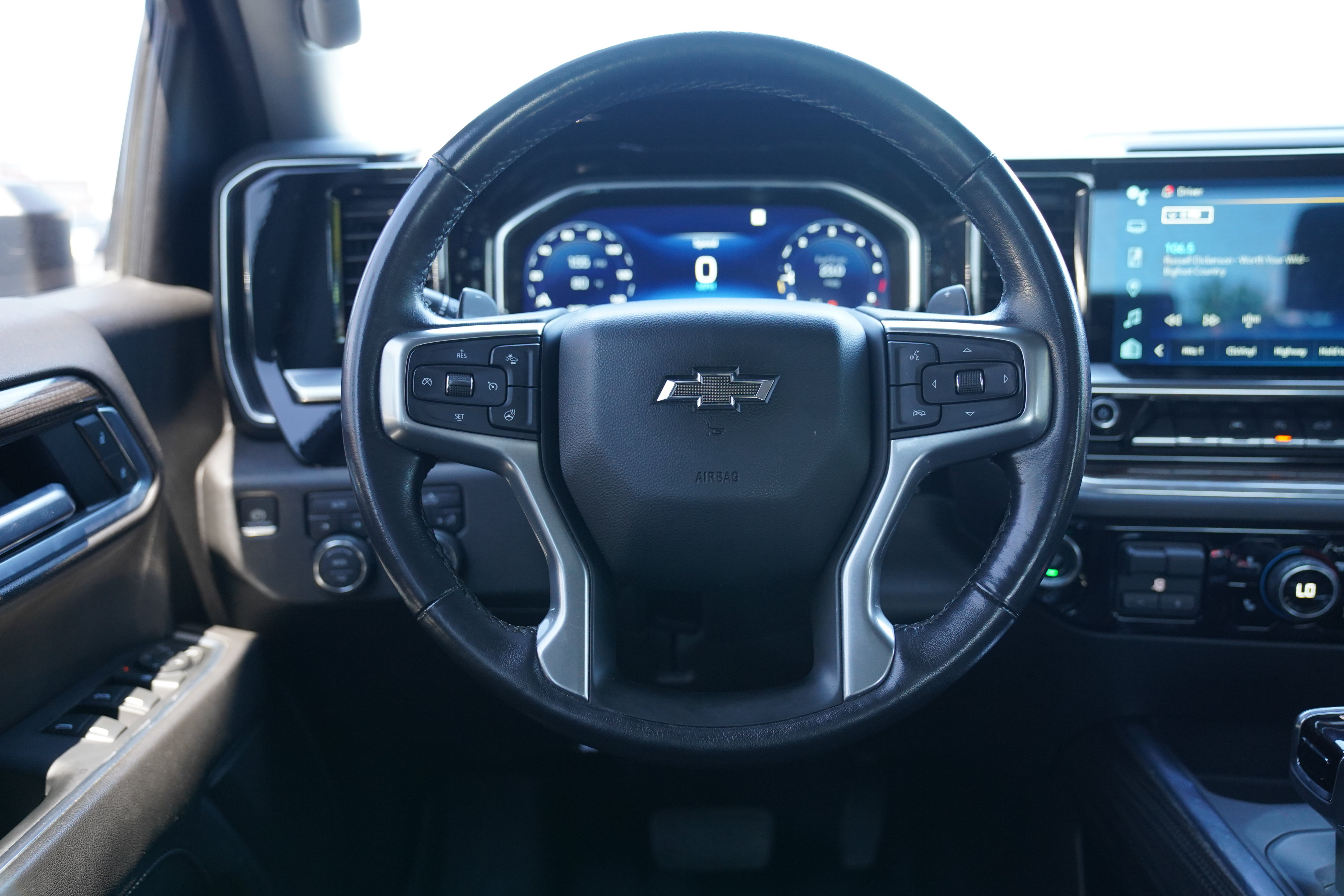 Used 2022 Chevrolet Silverado 1500 RST AWD/4WD image 17