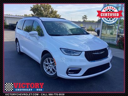 Used 2022 Chrysler Pacifica Touring-L