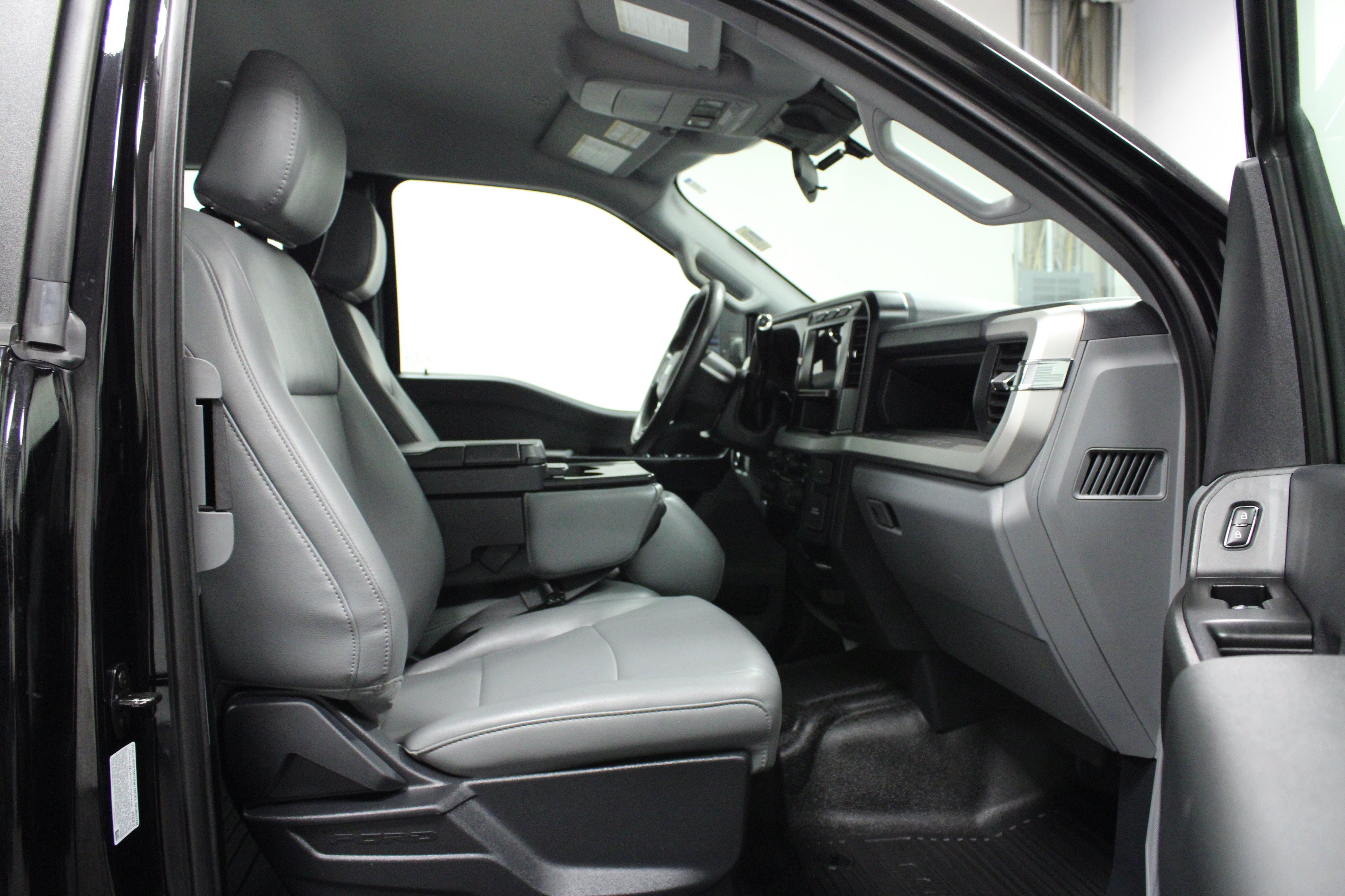 Used 2023 Ford F350 XL w/ XL Chrome Package AWD/4WD image 16