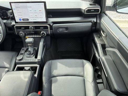 Used 2025 Toyota 4Runner Limited image 17