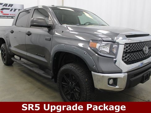 Used 2018 Toyota Tundra SR5 w/ SR5 Upgrade Package image 3