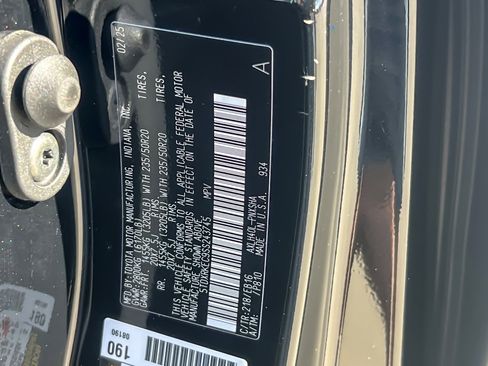 Used 2025 Toyota Sienna XSE image 27