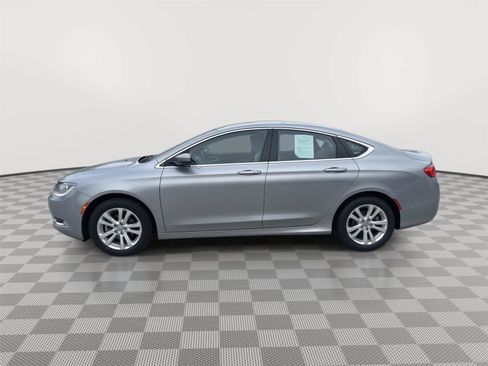 Used 2016 Chrysler 200 Limited FWD image 5