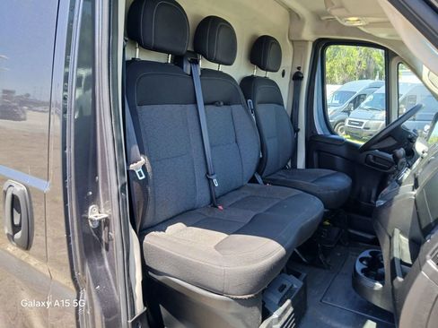 Used 2020 RAM ProMaster 2500 w/ Interior Convenience Group FWD image 19