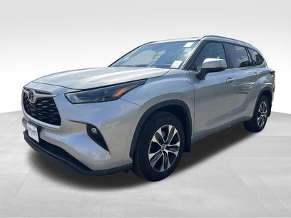 Used 2023 Toyota Highlander XLE