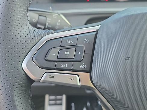 New 2026 Volkswagen Tiguan SE R-Line FWD image 20