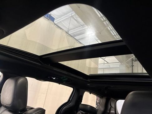 Used 2020 Chrysler Pacifica Touring-L FWD image 30