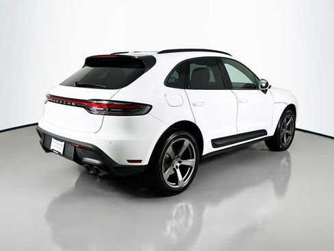 Certified 2025 Porsche Macan AWD/4WD image 9