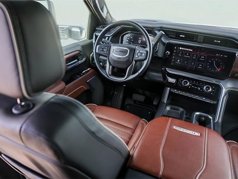 Used 2025 GMC Sierra 3500 Denali Ultimate image 29