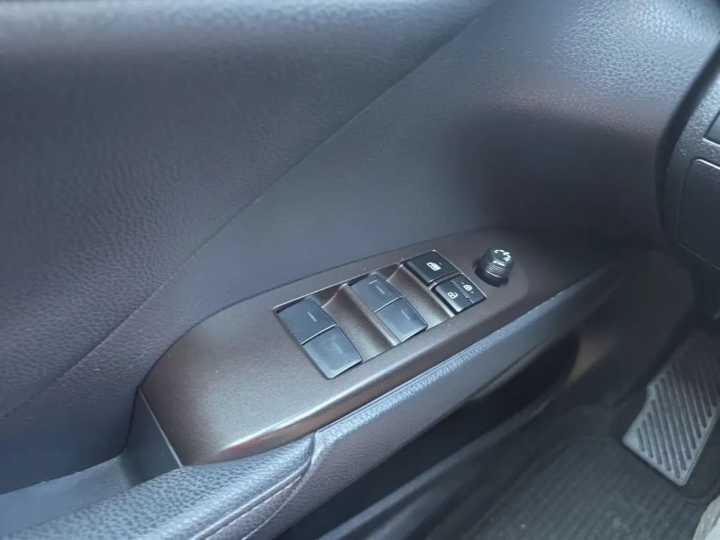 Used 2021 Toyota Camry XLE FWD image 22