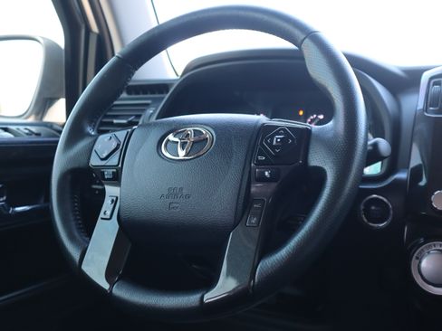 Used 2022 Toyota 4Runner TRD Off-Road AWD/4WD image 15