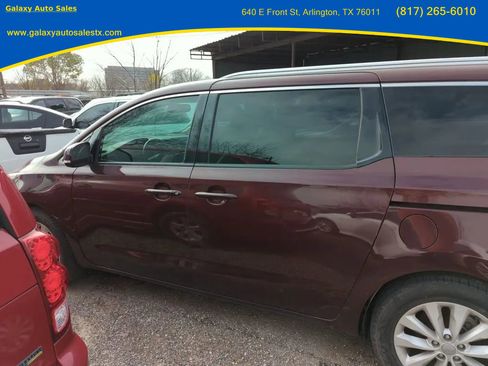 Used 2016 Kia Sedona EX image 2