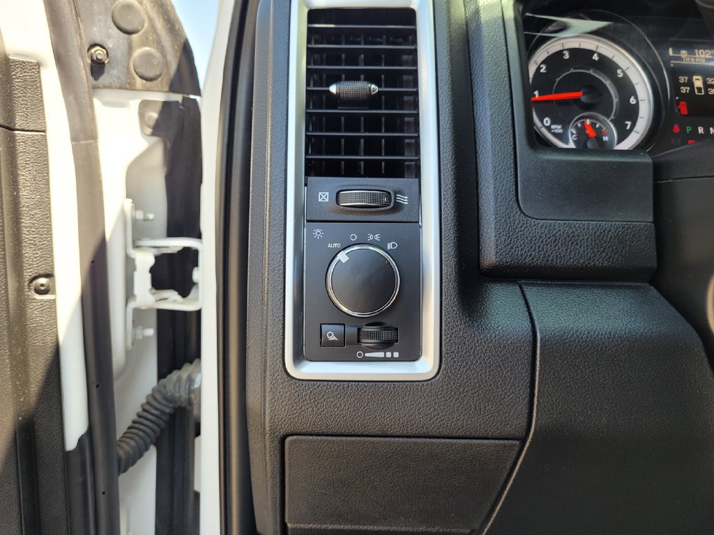 Used 2024 RAM 1500 Classic SLT AWD/4WD image 28