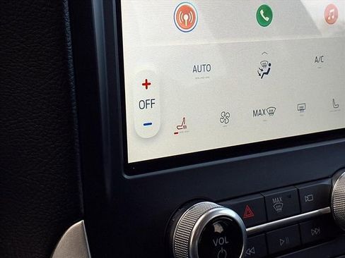 Used 2023 Ford Edge SEL image 5