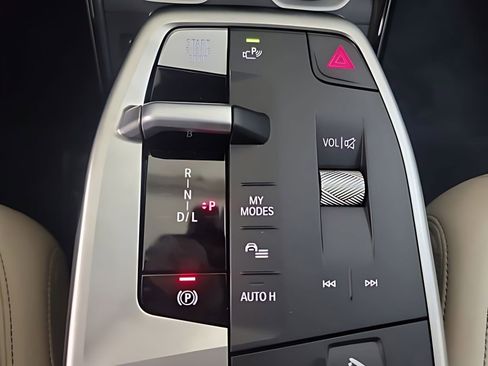 Used 2025 BMW X1 xDrive28i w/ Convenience Package image 17