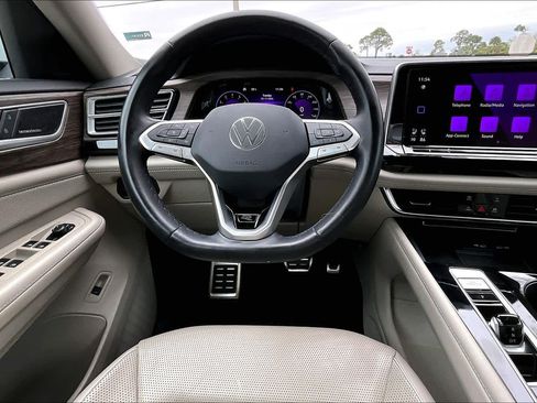 Used 2024 Volkswagen Atlas SEL Premium R-Line AWD/4WD image 10